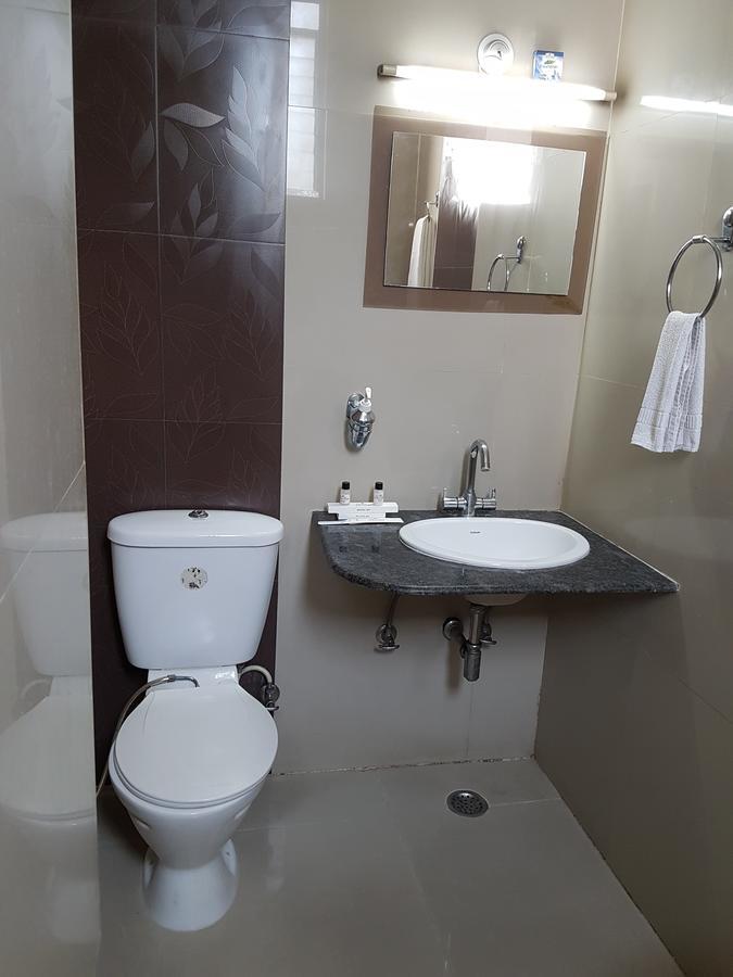 Shelter Hotel Лакхнау Екстер'єр фото