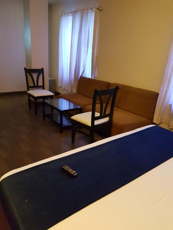 Shelter Hotel Лакхнау Екстер'єр фото