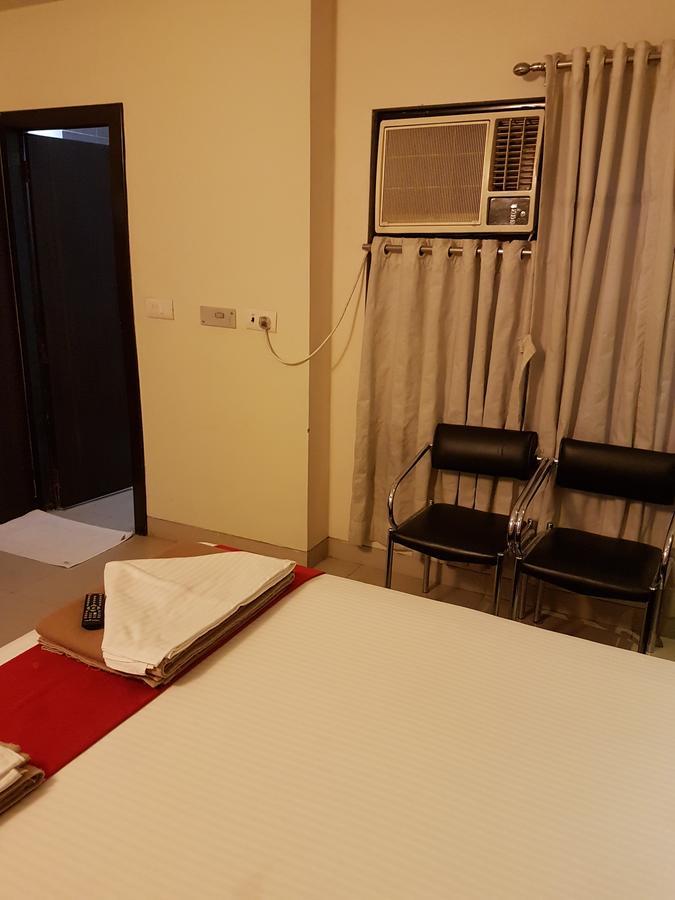 Shelter Hotel Лакхнау Екстер'єр фото
