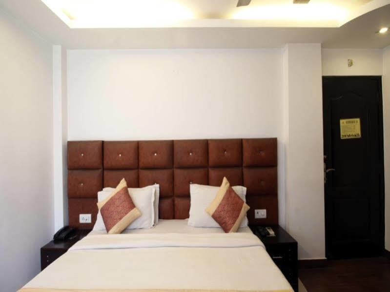 Shelter Hotel Лакхнау Екстер'єр фото